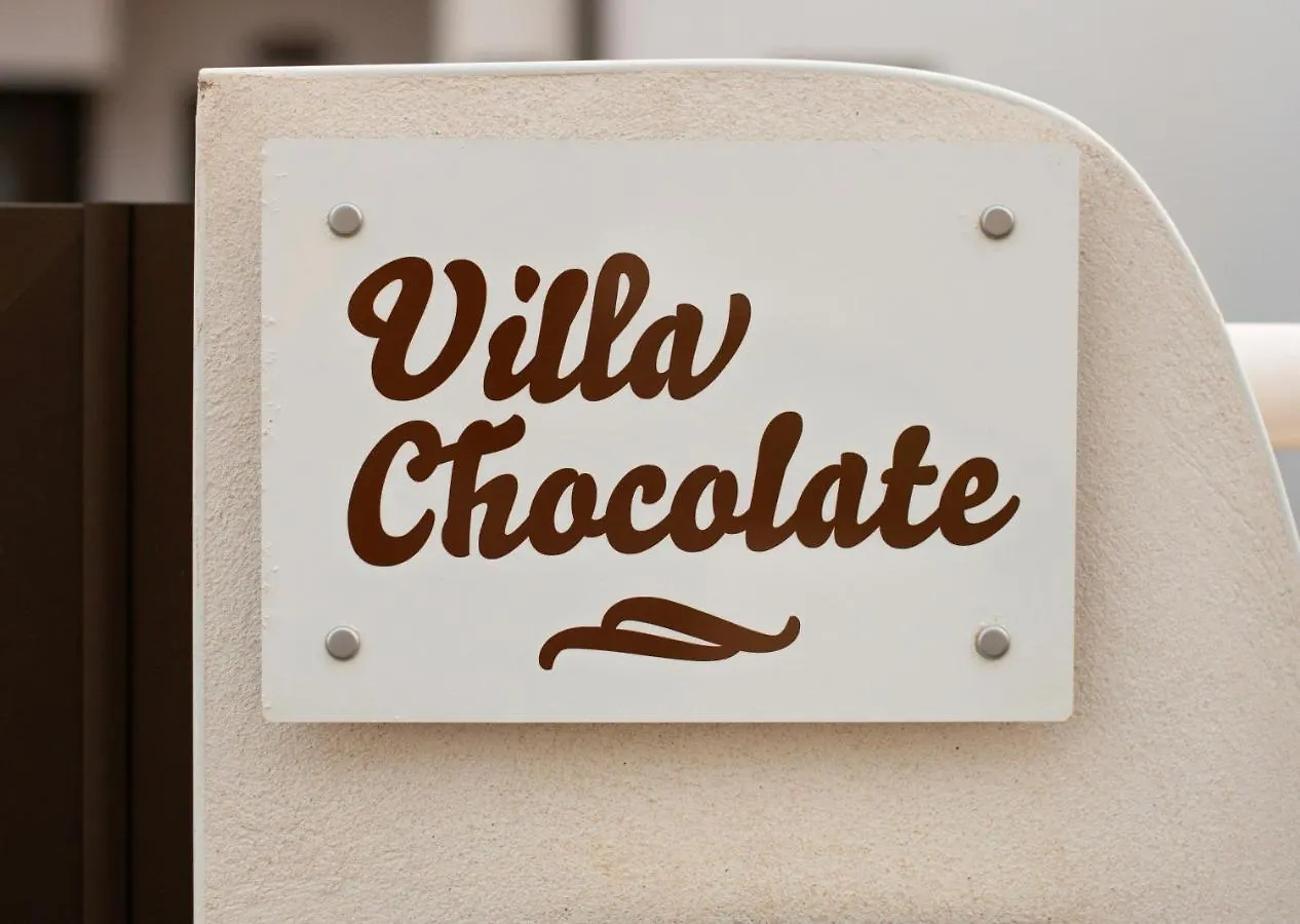 Villa Chocolate contacts